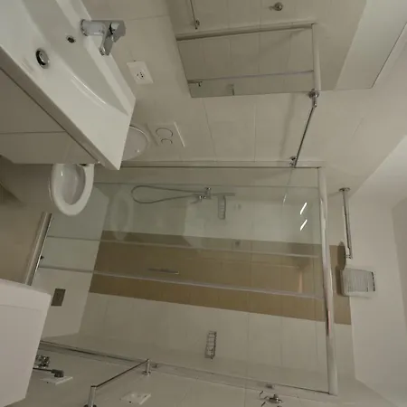 Spacious Flat With Pool View بيبيوني
