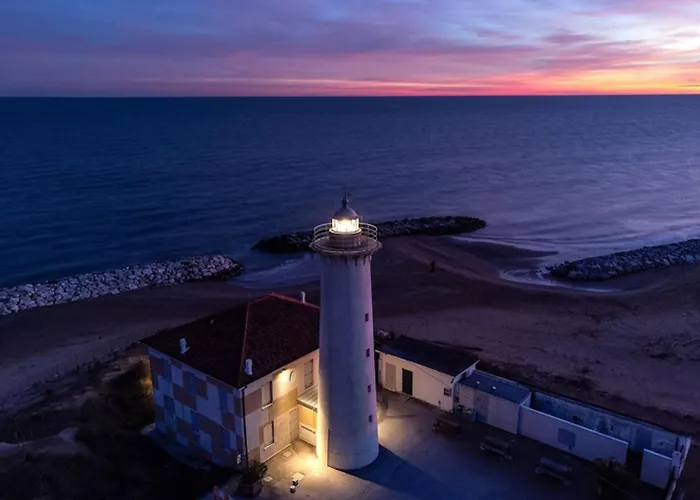 Apartment Spacious Flat With Pool View